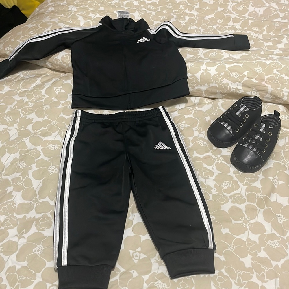 Infant: nine months Adida, Black with white lines tracksuit for a Baby Boy🚼